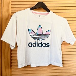 ✨ Adidas Cropped T-shirt